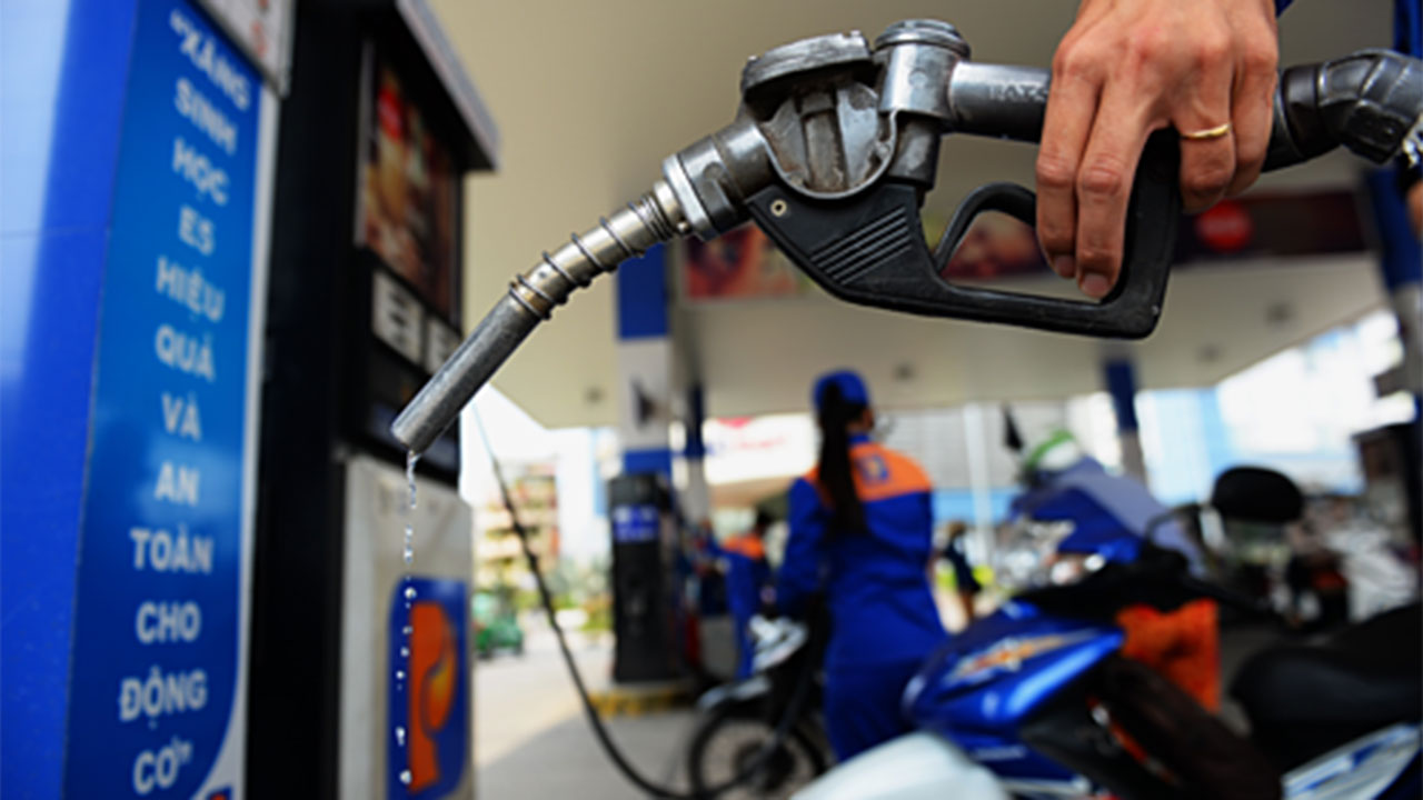 Quỹ bình ổn giá xăng dầu tại Petrolimex tiếp tục âm