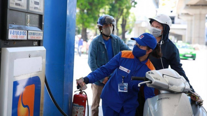 'Giá xăng dầu thế giới tăng cao, tại Việt Nam vẫn tăng nhưng ở mức thấp'