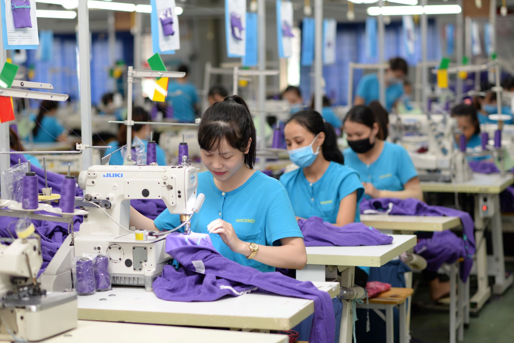 Kinh tế Việt Nam phục hồi mạnh mẽ sau đại dịch