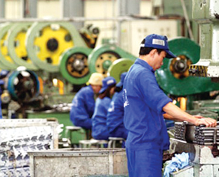 Sản xuất công nghiệp phục hồi tích cực, chuỗi cung ứng được nối lại