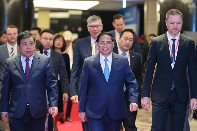 Thủ tướng khẳng định Chính phủ Việt Nam tiếp tục cam kết mạnh mẽ, tạo mọi điều kiện thuận lợi để các doanh nghiệp phát triển