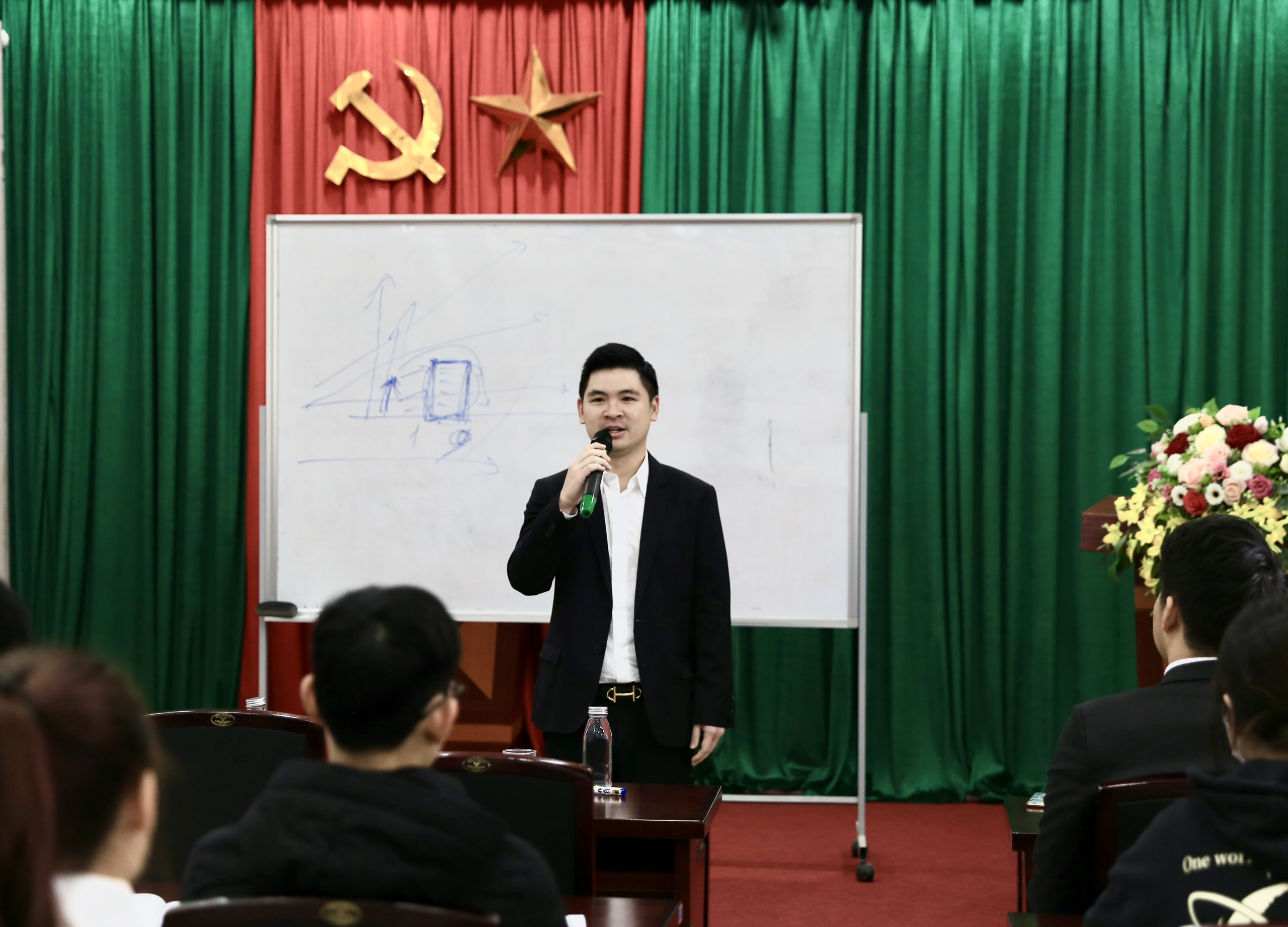 Với việc tham gia, đóng góp tích cực cho công tác an sinh xã hội, ông Đỗ Vinh Quang, Phó Chủ tịch HĐQT Tập đoàn T&T Group vinh dự là một trong 64 cá nhân tiêu biểu được Sở Lao động - Thương binh và Xã hội Hà Nội vinh danh. Với việc tham gia, đóng góp tích cực cho công tác an sinh xã hội, ông Đỗ Vinh Quang, Phó Chủ tịch HĐQT Tập đoàn T&T Group vinh dự là một trong 64 cá nhân tiêu biểu được Sở Lao động - Thương binh và Xã hội Hà Nội vinh danh.