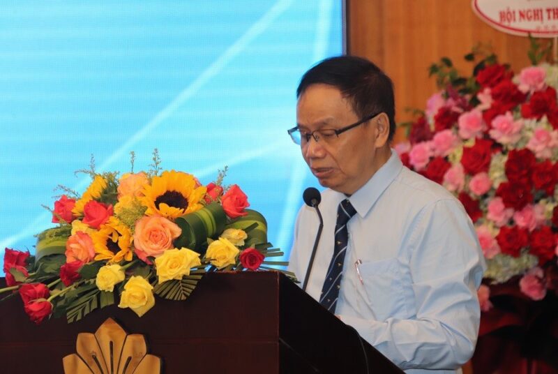 GS.TS Nguyễn Hồng Tiến - Chủ tịch Hội Chiếu sáng Việt Nam khai mạc hội nghị.