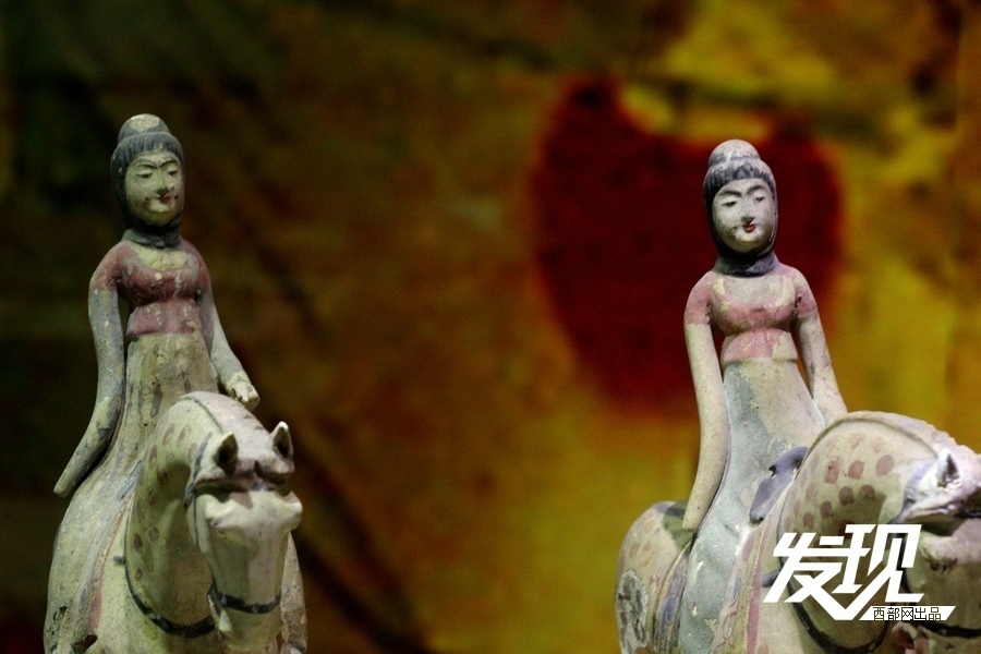 Phụ nữ thời Đường phóng khoáng mà vẫn nền nã, không phô như trang phục Võ Tắc Thiên 2014