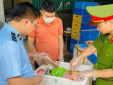 Hà Nội thu giữ lượng lớn thanh cua, há cảo và xúc xích không có tem nhãn phụ tiếng Việt