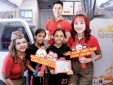 Bất ngờ trên mây: Hành khách nhí thích thú nhận quà Quốc tế Thiếu nhi cùng Vietjet