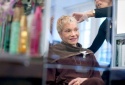 Người bệnh đang xạ trị, hóa trị ung thư nên cẩn trọng khi dùng thuốc nhuộm tóc