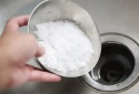 Cảnh báo tai nạn do nước thông cống siêu tốc