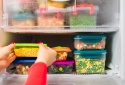 Nấu một lần, ăn cả tuần: Tiện lợi nhưng tiềm ẩn rủi ro sức khỏe
