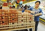 Trứng ngoại "đập vỡ" trứng nội