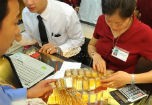 Vàng phi SJC “ăn gian” tuổi?