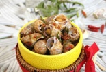 Cuối tuần “chấm mút” cùng ốc hương xào tỏi ớt