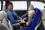 Những lưu ý quan trọng khi cho trẻ ngồi ô tô