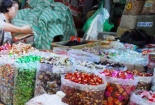 Tuyệt chiêu bán bánh kẹo ngoại 'hết đát'