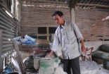Tỷ phú “đa năng” xóa nghèo cho dân làng