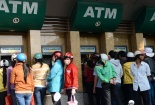 Khách hàng kêu ATM lại bị 'nghẹn' trước tết