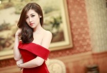 Dương Tú Anh 'nuột nà' vai trần trắng muốt