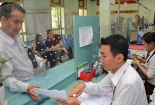 Cấm công chức  làm việc cho tổ chức nước ngoài, sao viên chức lại không?
