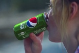 PepsiCo ra mắt nước ngọt Pepsi True màu xanh lá