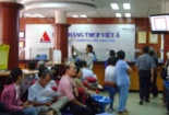 Ngân hàng giảm ‘kịch sàn’ tiêu chuẩn tuyển dụng