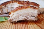 Cách làm thịt quay giòn bì không cần lò nướng