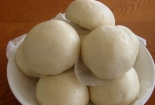 57 học sinh Trung Quốc nhập viện vì ngộ độc bánh bao chứa dầu