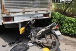 Xe máy tông đuôi xe tải đang đậu, một người chết