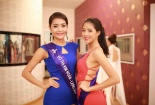 Hoa khôi Áo dài Việt Nam trổ tài ngoại ngữ