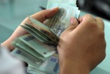 Chờ thưởng Tết, nhân viên ngân hàng người mừng kẻ lo