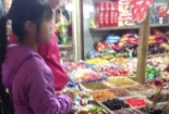 Mứt, bánh kẹo Tết '3 không' bày bán tràn lan