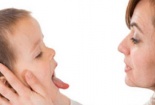 Cách chữa nhiệt miệng hiệu quả tại nhà cho trẻ em
