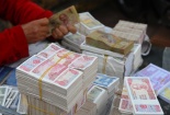 Nhân viên ngân hàng 'phát sợ' vì đổi tiền lẻ ngày Tết cho khách