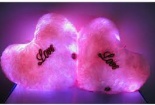 Qùa tặng độc đáo cho Valentine 2015: gối ôm phát sáng nghe nhạc