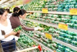 Thực phẩm Tết tăng giá từng ngày