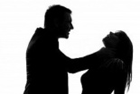 Siết cổ con trai đến chết để tống con ma ra khỏi người