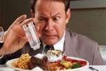 Tác hại khôn lường từ thói quen ăn mặn