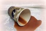 Mẹo làm sạch vết bẩn do cà phê gây ra trên quần áo 