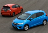 Cuộc chiến xe tiết kiệm nhiên liệu giữa Honda Fit và Nissan Versa