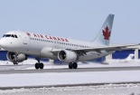 Máy bay chở 132 hành khách gặp nạn khi hạ cánh tại Canada 
