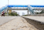 Hà Nội: Khắc phục 'bẫy tử thần' cạnh nhà chờ xe buýt nhanh