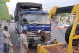 Cà Mau: Con trai thoát chết, cha tử vong dưới gầm xe tải