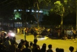 Tai nạn container thảm khốc, cha khóc ngất bên xác con