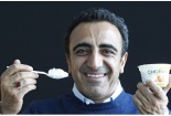CEO Chobani gia nhập câu lạc bộ từ thiện của Warren Buffett
