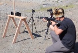 Thử độ bền của điện thoại iPhone bằng súng AK-47