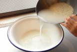 5 mẹo làm sạch cực hay với nước vo gạo