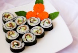 Cách làm cơm cuộn rong biển cực đơn giản