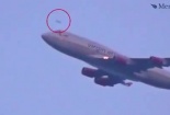 Clip: Phát hiện 'UFO' bay vụt qua máy bay Virgin Atlantic
