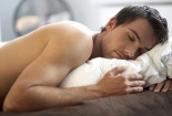 Bốn tư thế nằm ngủ khiến quý ông yếu sinh lý