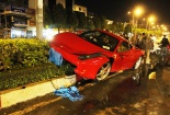 Thiếu gia Sài thành mất lái, siêu xe Ferrari 15 tỷ nát đầu