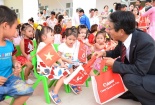 Niềm vui nhân đôi đến với trẻ em và học sinh ngày khai trường